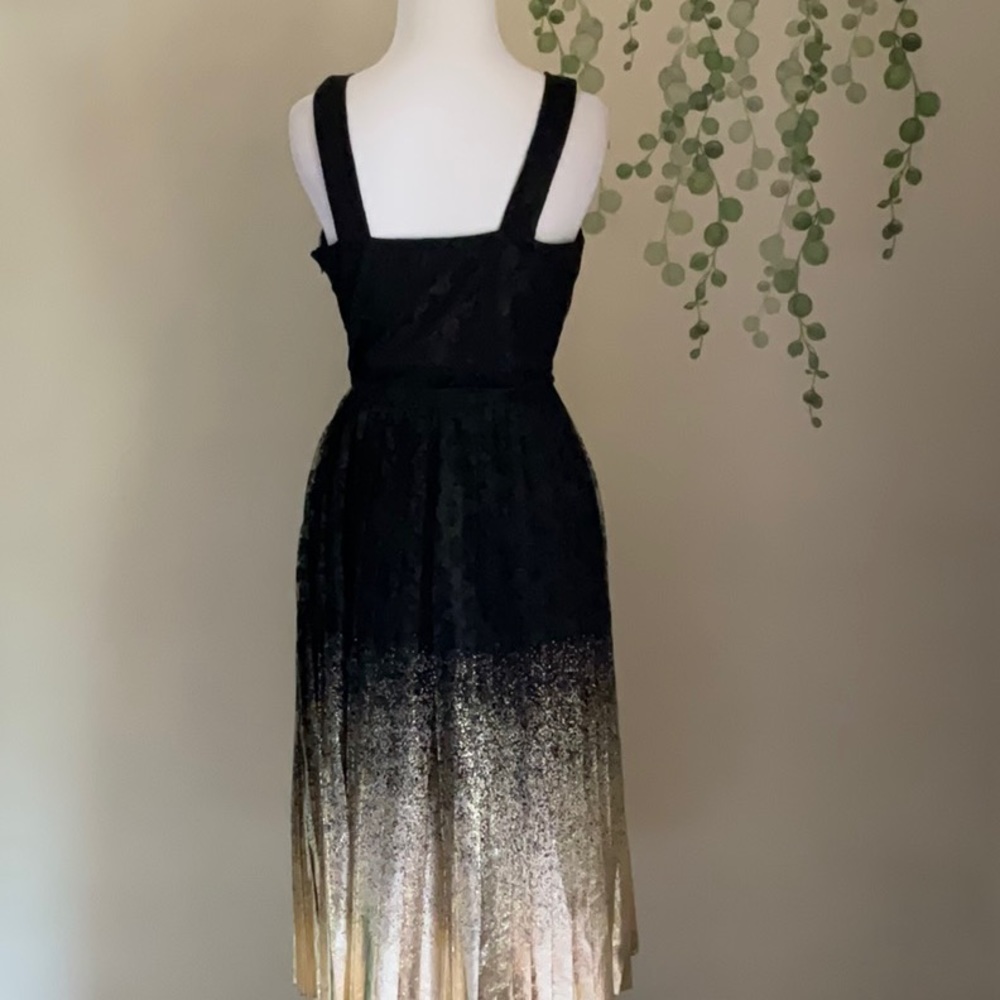 Black and gold lace dress - Picture 3 of 4